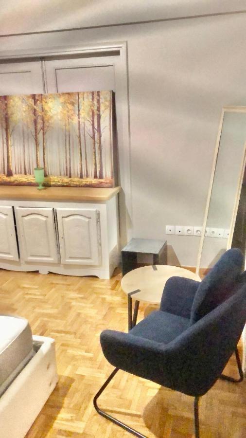 Economy Shared Apartment B In Central 아테네 외부 사진